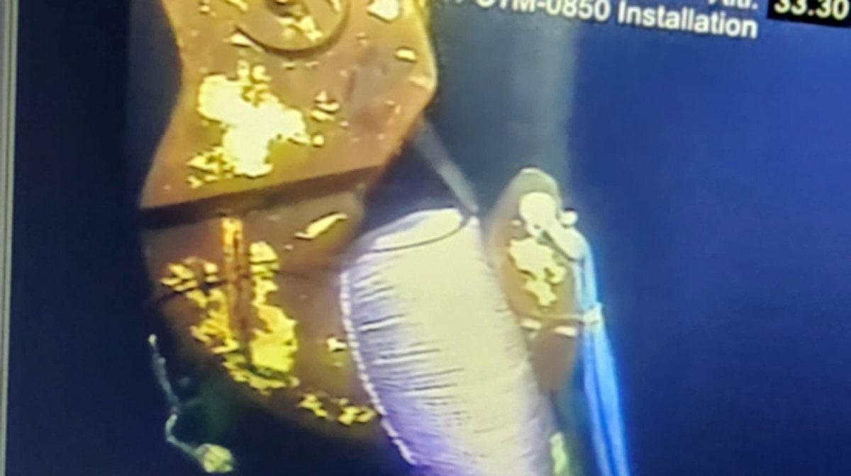 NEXUS round sling on a subsea structure, ROV still