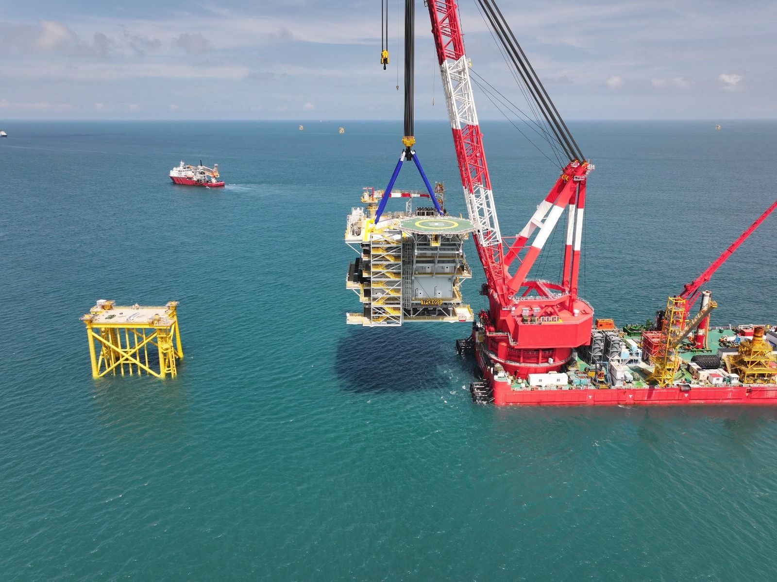 Topside lift, TPC II offshore substation